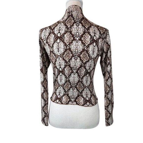 Olivia Rae Snakeskin Print Mock Neck stretch Blouse Brown White Size Small - Picture 4 of 10